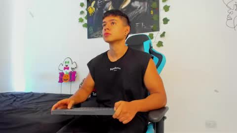 Snapshot of oliver_bray chatting on January 23, 2025, 3:54 pm Oliver bray online show from January 23, 2025, 3:54 pm