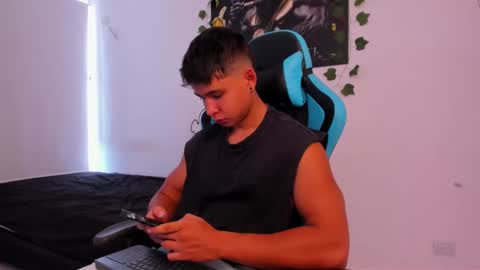 Snapshot of oliver_bray chatting on January 25, 2025, 4:57 pm Oliver bray online show from January 25, 2025, 4:57 pm