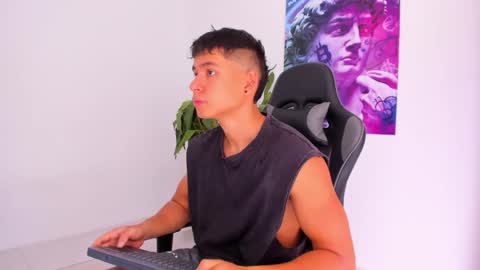 Snapshot of oliver_bray chatting on January 28, 2025, 3:35 pm Oliver bray online show from January 28, 2025, 3:35 pm