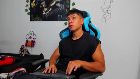 Snapshot of oliver_bray chatting on February 4, 2025, 12:19 am Oliver bray online show from February 4, 2025, 12:19 am