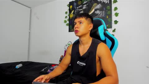 Snapshot of oliver_bray chatting on February 5, 2025, 2:29 am Oliver bray online show from February 5, 2025, 2:29 am