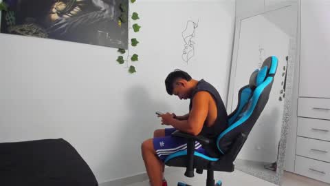 Snapshot of oliver_bray chatting on February 26, 2025, 11:26 pm Oliver bray online show from February 26, 2025, 11:26 pm