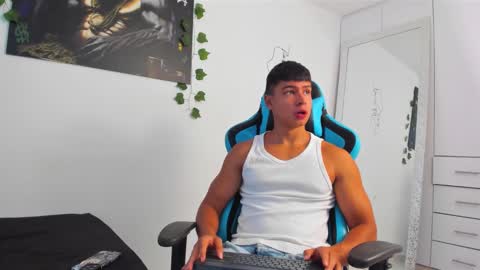 Snapshot of oliver_bray chatting on March 2, 2025, 4:42 pm Oliver bray online show from March 2, 2025, 4:42 pm