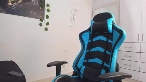 Snapshot of oliver_bray chatting on March 4, 2025, 4:09 pm Oliver bray online show from March 4, 2025, 4:09 pm