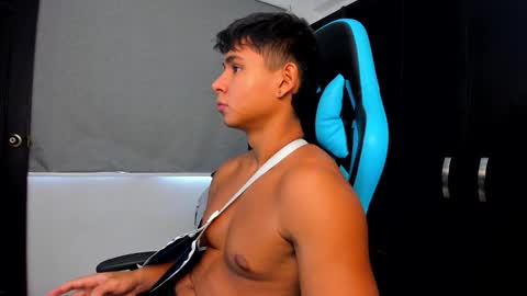 Snapshot of oliver_bray chatting on October 3, 2025, 5:43 pm Oliver bray online show from October 3, 2025, 5:43 pm