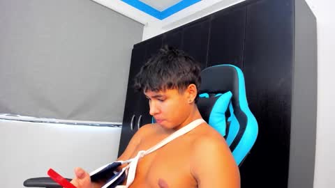 Snapshot of oliver_bray chatting on October 19, 2025, 3:56 pm Oliver bray online show from October 19, 2025, 3:56 pm