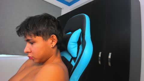 Snapshot of oliver_bray chatting on October 20, 2025, 7:03 pm Oliver bray online show from October 20, 2025, 7:03 pm