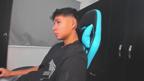 Snapshot of oliver_bray chatting on October 25, 2025, 10:26 pm Oliver bray online show from October 25, 2025, 10:26 pm