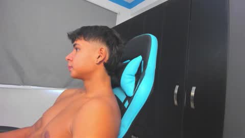 Snapshot of oliver_bray chatting on October 27, 2025, 5:17 pm Oliver bray online show from October 27, 2025, 5:17 pm