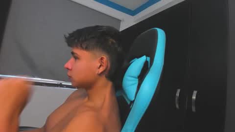 Snapshot of oliver_bray chatting on October 28, 2025, 2:31 pm Oliver bray online show from October 28, 2025, 2:31 pm