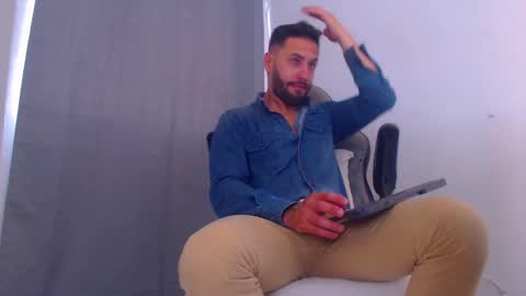 Snapshot of oliverdrew1 chatting on January 6, 2025, 6:31 pm oliver online show from January 6, 2025, 6:31 pm