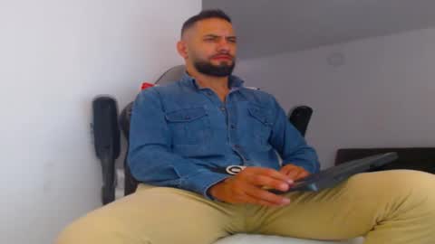 Snapshot of oliverdrew1 chatting on September 26, 2025, 5:39 pm oliver online show from September 26, 2025, 5:39 pm