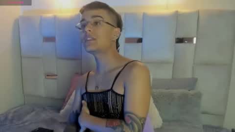 Snapshot of olivermontiel chatting on September 22, 2025, 7:38 pm Oliver online show from September 22, 2025, 7:38 pm