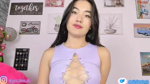 Snapshot of olivia22love chatting on October 14, 2025, 12:50 pm ..................................... 500 am- 1200 pm GMT-5 online show from October 14, 2025, 12:50 pm