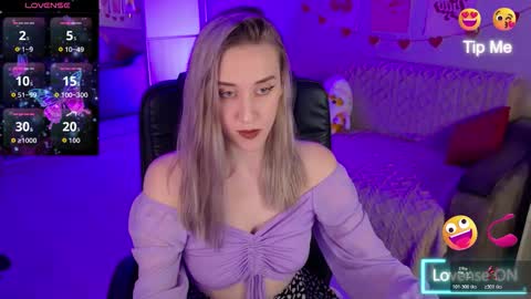 olivia_daze online show from October 24, 2025, 7:32 pm