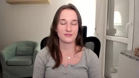 Snapshot of oliviaaa2003 chatting on December 1, 2024, 9:48 pm Oliwiaa2004 online show from December 1, 2024, 9:48 pm