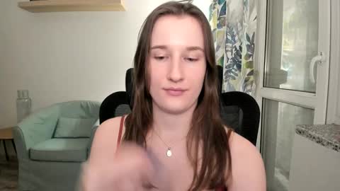 Snapshot of oliviaaa2003 chatting on January 8, 2025, 10:27 pm Oliwiaa2004 online show from January 8, 2025, 10:27 pm