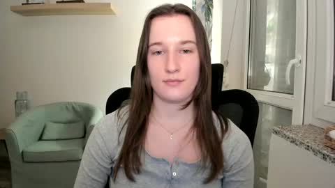 Snapshot of oliviaaa2003 chatting on February 3, 2025, 5:56 pm Oliwiaa2004 online show from February 3, 2025, 5:56 pm