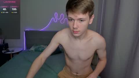 Snapshot of olvr_zoolander chatting on January 15, 2025, 10:13 pm Oliver and Mira online show from January 15, 2025, 10:13 pm