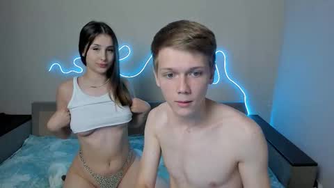 Snapshot of olvr_zoolander chatting on October 4, 2025, 2:59 pm Oliver and Mira online show from October 4, 2025, 2:59 pm