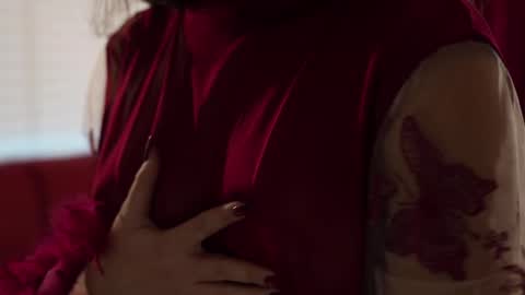 Snapshot of omiliver chatting on March 3, 2025, 10:10 pm or online show from March 3, 2025, 10:10 pm