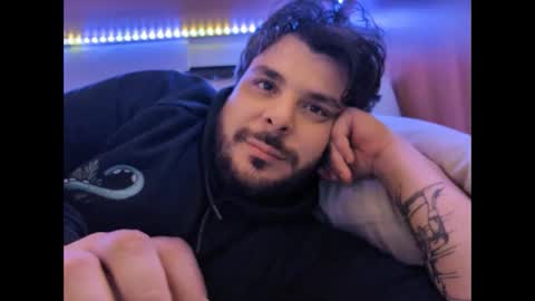 Snapshot of onecrew1 chatting on October 3, 2025, 1:52 pm onecrew1 online show from October 3, 2025, 1:52 pm