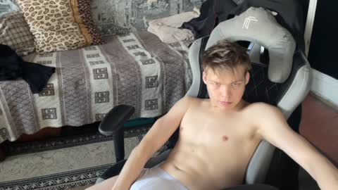 Snapshot of oofcblesssexx chatting on December 18, 2024, 10:40 am bless god online show from December 18, 2024, 10:40 am