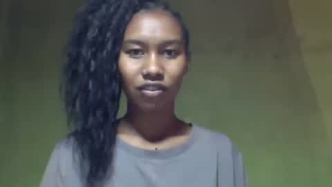 Snapshot of oolyette chatting on October 2, 2025, 7:15 am oolyette online show from October 2, 2025, 7:15 am