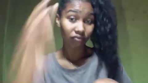 Snapshot of oolyette chatting on October 3, 2025, 8:00 am oolyette online show from October 3, 2025, 8:00 am