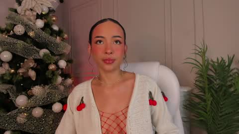 Snapshot of oshun_25 chatting on December 23, 2024, 7:41 pm Oshun online show from December 23, 2024, 7:41 pm
