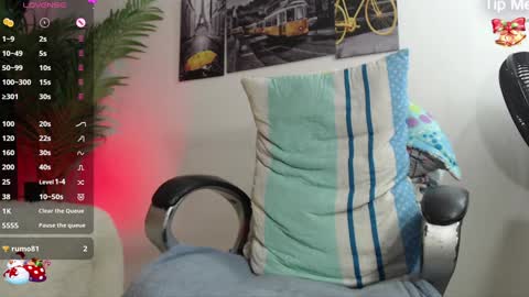 Snapshot of oso_gael chatting on December 8, 2024, 9:19 pm Bear Gael online show from December 8, 2024, 9:19 pm