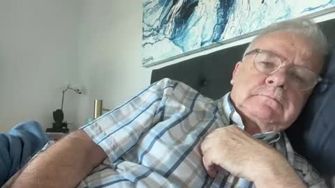 Snapshot of ozhairybearxxxx chatting on December 10, 2024, 1:32 am ozhairybearxxxx online show from December 10, 2024, 1:32 am