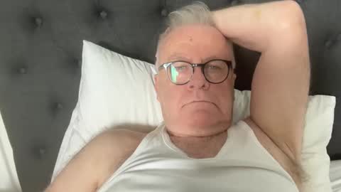 Snapshot of ozhairybearxxxx chatting on December 28, 2024, 1:50 am ozhairybearxxxx online show from December 28, 2024, 1:50 am