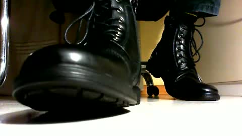 Snapshot of pablomenesssl chatting on January 5, 2025, 4:59 pm Pablo Meness online show from January 5, 2025, 4:59 pm