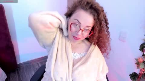 Snapshot of pam_hills chatting on March 11, 2025, 4:07 pm You can call me Mommy Goddess Queen online show from March 11, 2025, 4:07 pm