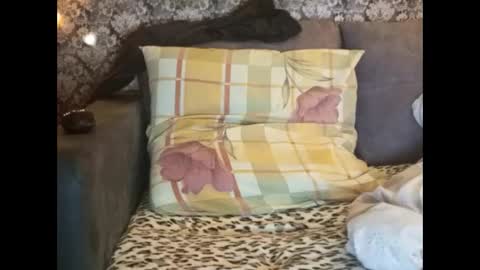 Snapshot of pancamo1000 chatting on January 1, 2025, 8:37 pm Pancamo online show from January 1, 2025, 8:37 pm