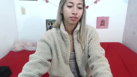 Snapshot of paolabotero chatting on January 20, 2025, 11:56 am Paola online show from January 20, 2025, 11:56 am