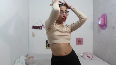 Snapshot of paolabotero chatting on February 6, 2025, 2:58 pm Paola online show from February 6, 2025, 2:58 pm