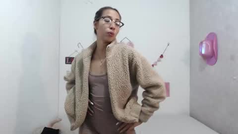 Snapshot of paolabotero chatting on February 12, 2025, 6:09 pm Paola online show from February 12, 2025, 6:09 pm