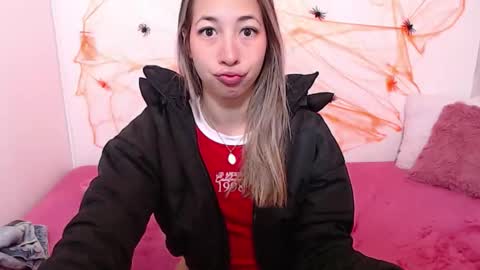 Snapshot of paolabotero chatting on October 10, 2025, 12:26 pm Paola online show from October 10, 2025, 12:26 pm