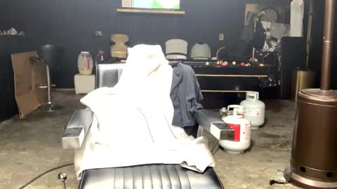 Snapshot of papi_krizz chatting on February 28, 2025, 3:04 pm papi_krizz online show from February 28, 2025, 3:04 pm