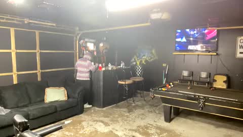 Snapshot of papi_krizz chatting on October 20, 2025, 3:56 pm papi_krizz online show from October 20, 2025, 3:56 pm