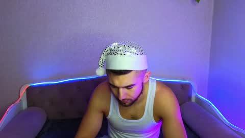 Snapshot of paradisepleasure_ chatting on December 30, 2024, 1:58 am Allie  Alex Thumbs up if you like us online show from December 30, 2024, 1:58 am