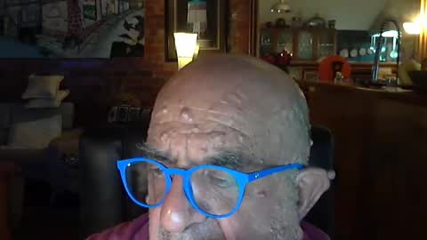 Snapshot of patvac chatting on March 8, 2025, 1:14 pm patvac online show from March 8, 2025, 1:14 pm