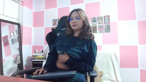 Snapshot of paulina_mosh chatting on March 2, 2025, 12:22 pm Paulina mosh online show from March 2, 2025, 12:22 pm