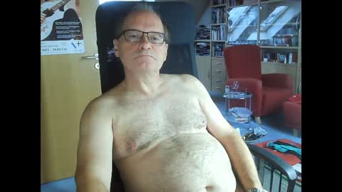 Snapshot of pavlovsdog2006 chatting on December 3, 2024, 8:27 am Pavlov aka Peter online show from December 3, 2024, 8:27 am