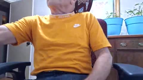 Snapshot of peepingmale chatting on December 15, 2024, 4:04 pm peepingmale online show from December 15, 2024, 4:04 pm