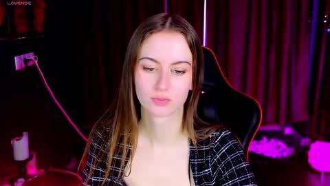 Snapshot of pellagray chatting on November 12, 2025, 12:22 am Pella online show from November 12, 2025, 12:22 am