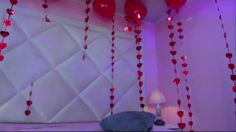 Snapshot of perlaa7 chatting on February 13, 2025, 7:42 pm Perla online show from February 13, 2025, 7:42 pm