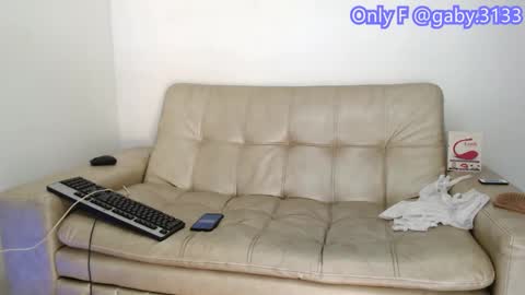 Snapshot of perver_gaby31 chatting on February 12, 2025, 9:43 pm GABY ORO online show from February 12, 2025, 9:43 pm